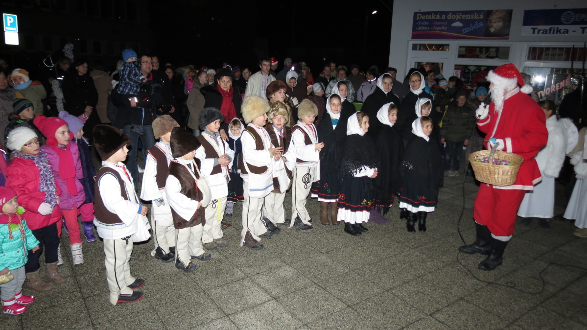 Mikuláš 2013 - Tržnica (61)